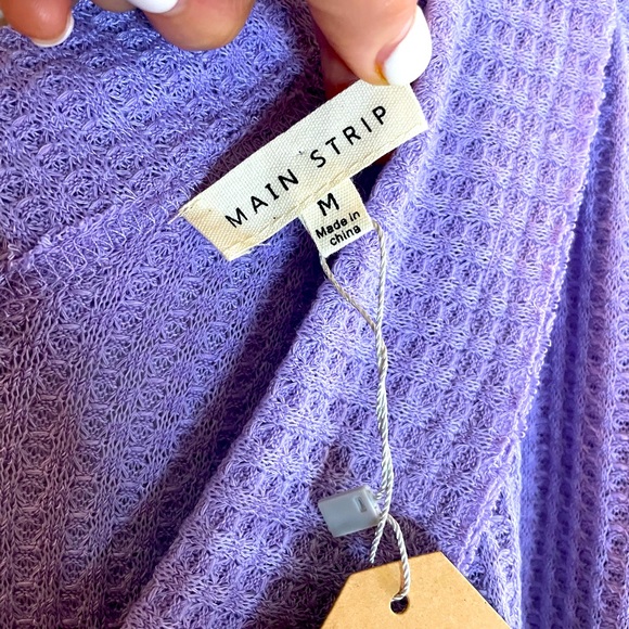 Boutique Top - Picture 3 of 3